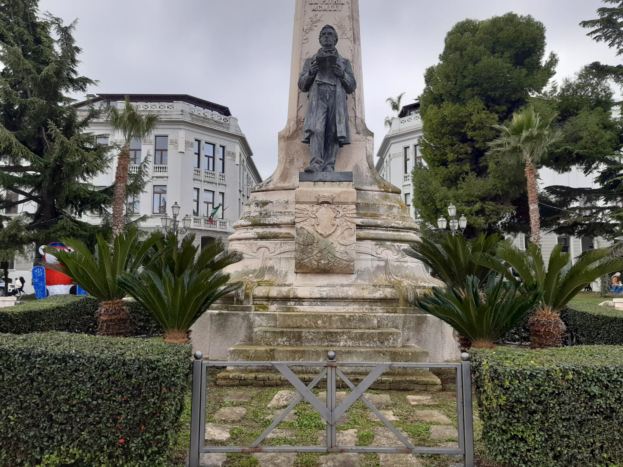 Monumento Gabriele Rossetti