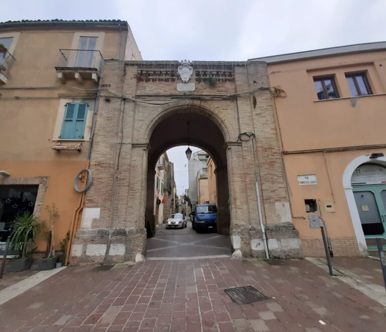 Arco di Porta Nuova