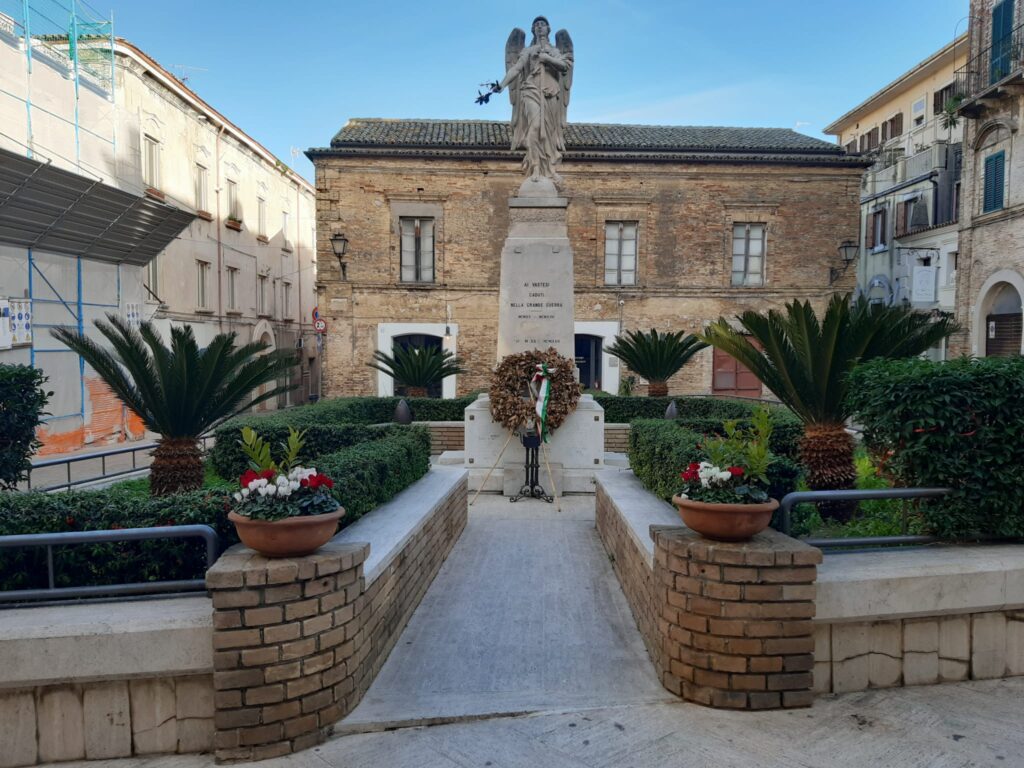 Piazza Caprioli