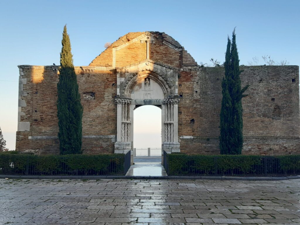 Resti Chiesa San Pietro